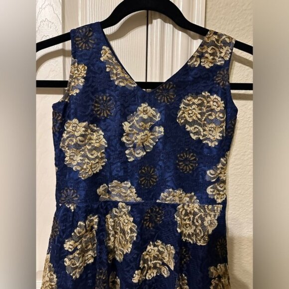 Girls blue and gold lace sleeveless maxi dress - excellent condition size L - Picture 4 of 6